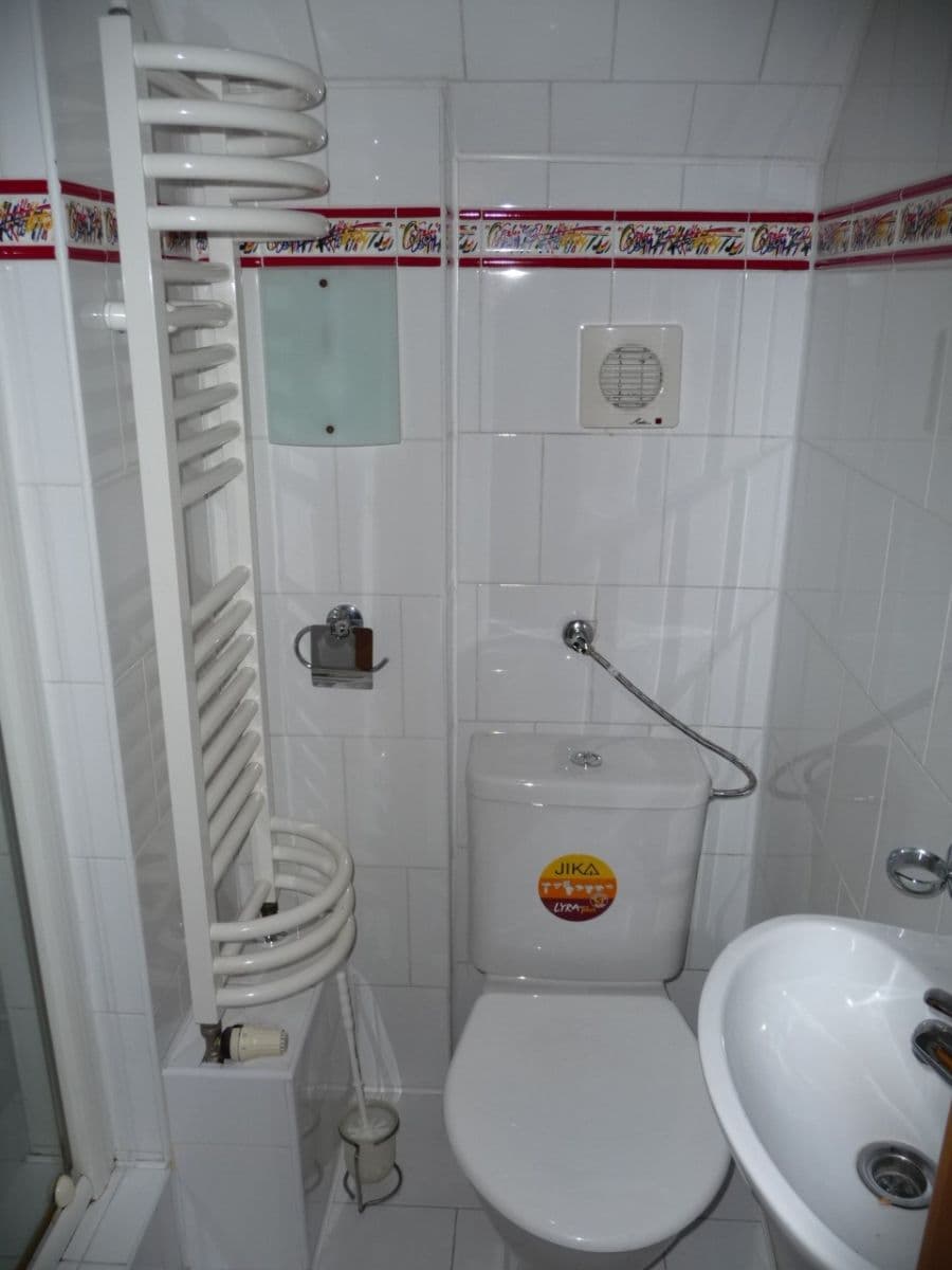 Pronájem domu 175 m², pozemek 350 m², Pod vinicí, Praha, Praha Pronájem domu 175 m², pozemek 350 m², Pod vinicí, Praha, Praha