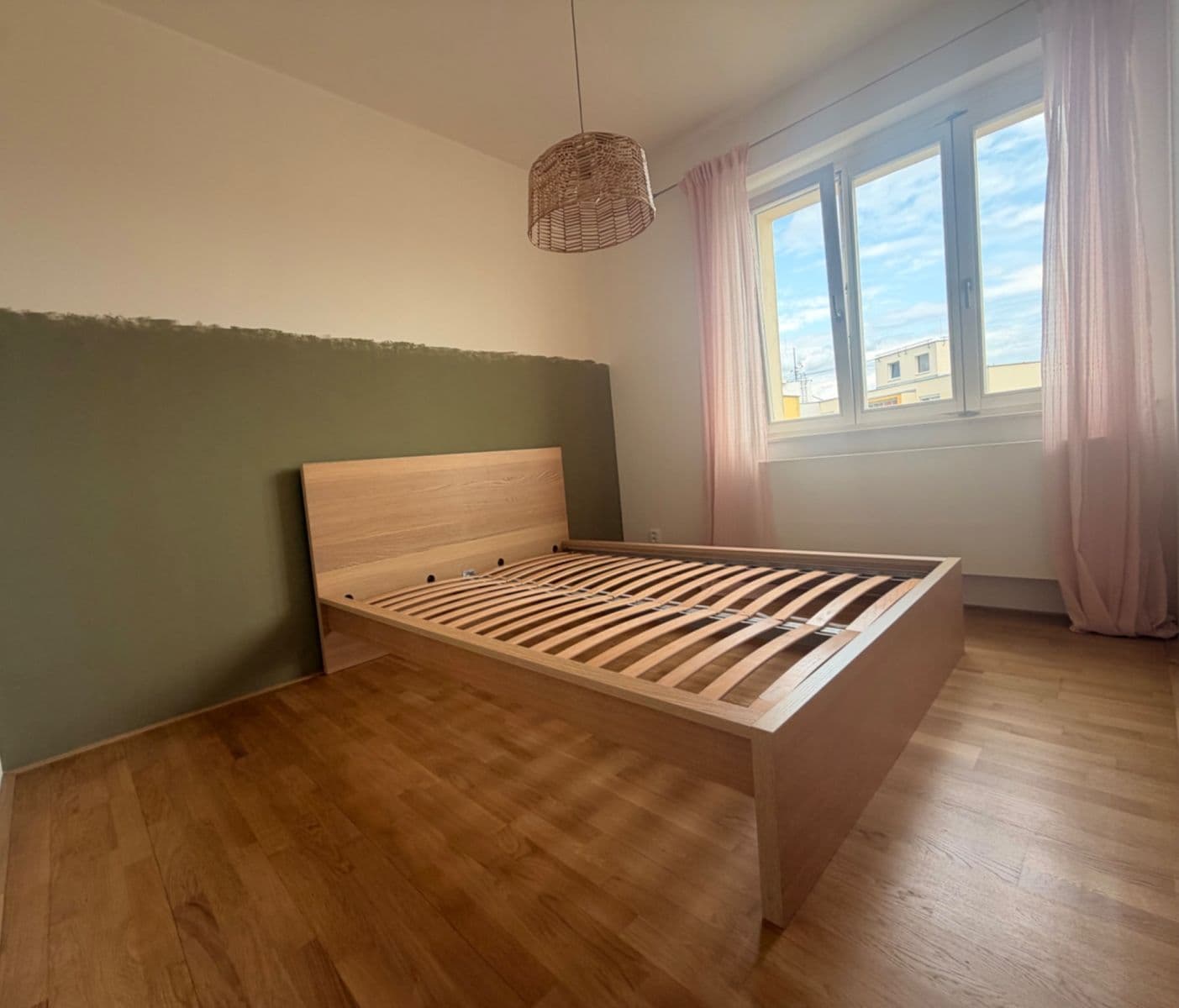Pronájem bytu 2+kk 55 m², Zdaru, Praha, Praha Pronájem bytu 2+kk 55 m², Zdaru, Praha, Praha