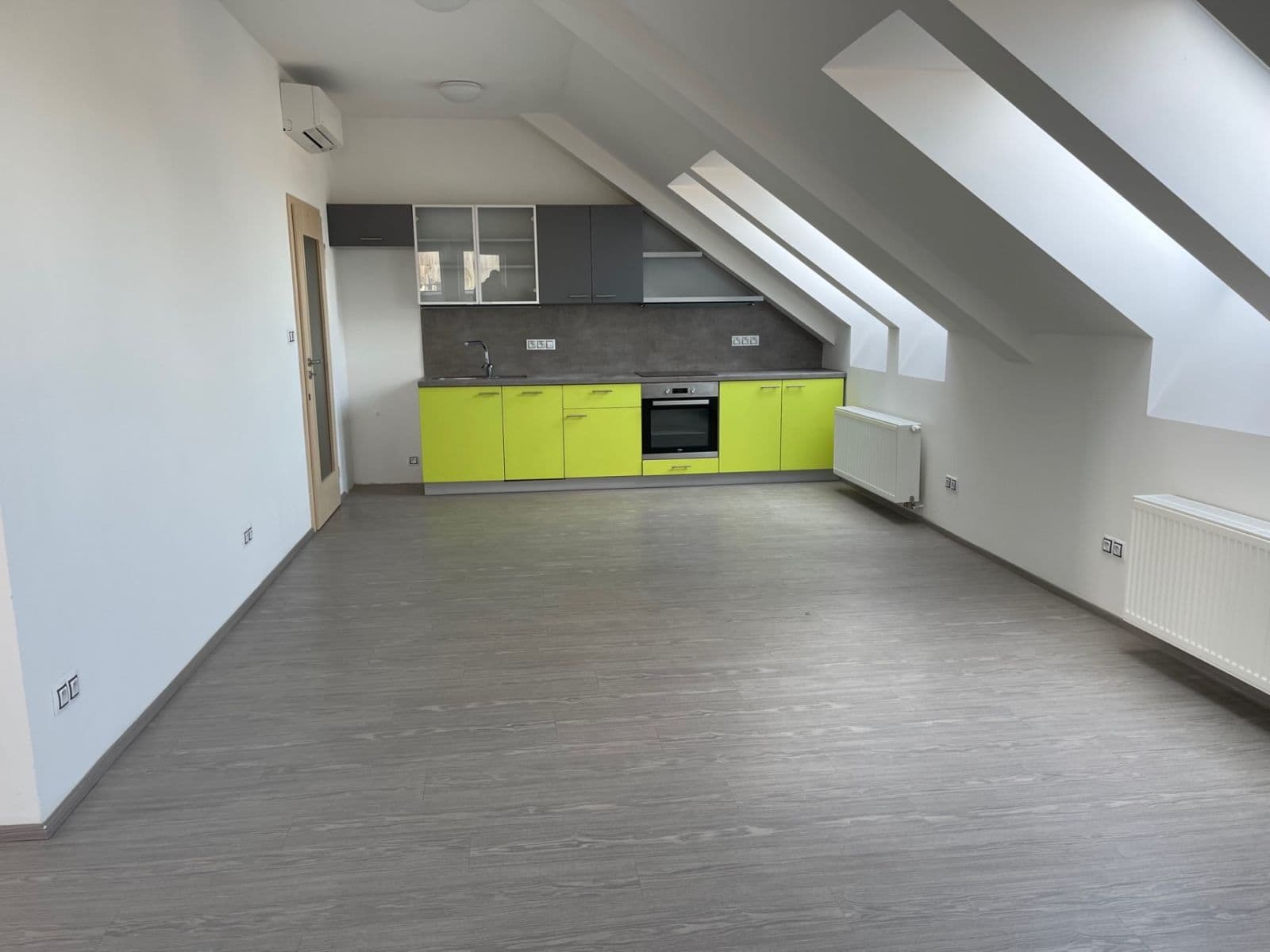 Pronájem bytu 2+kk 58 m², Štítného, Praha, Praha Pronájem bytu 2+kk 58 m², Štítného, Praha, Praha