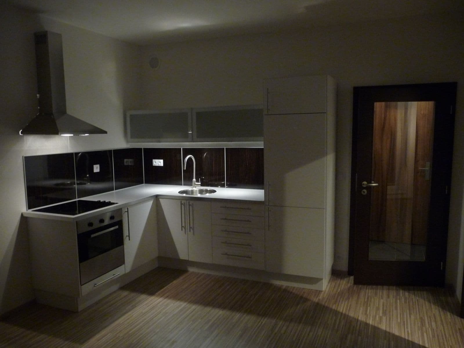 Pronájem bytu 2+kk 41 m², Bedřicha Smetany, České Budějovice, Jihočeský kraj Pronájem bytu 2+kk 41 m², Bedřicha Smetany, České Budějovice, Jihočeský kraj