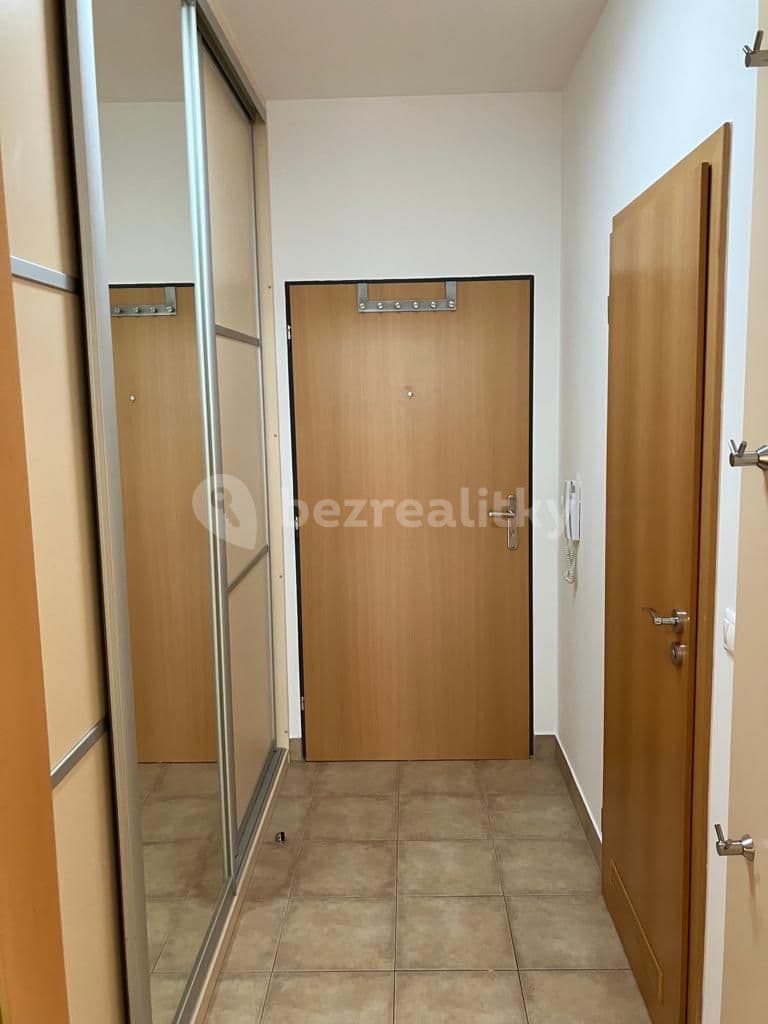 Pronájem bytu 1+kk 30 m², Pod Kavalírkou, Praha, Praha Pronájem bytu 1+kk 30 m², Pod Kavalírkou, Praha, Praha
