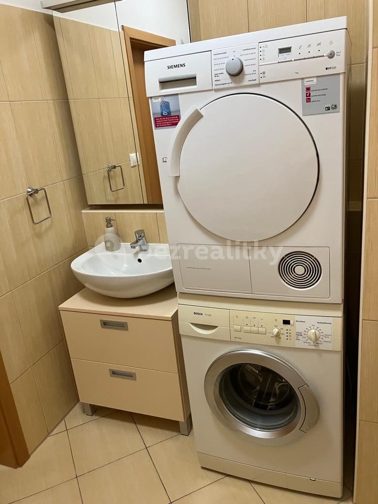 Pronájem bytu 1+kk 30 m², Pod Kavalírkou, Praha, Praha Pronájem bytu 1+kk 30 m², Pod Kavalírkou, Praha, Praha
