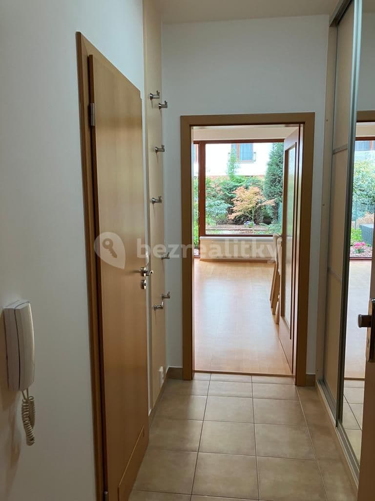 Pronájem bytu 1+kk 30 m², Pod Kavalírkou, Praha, Praha Pronájem bytu 1+kk 30 m², Pod Kavalírkou, Praha, Praha