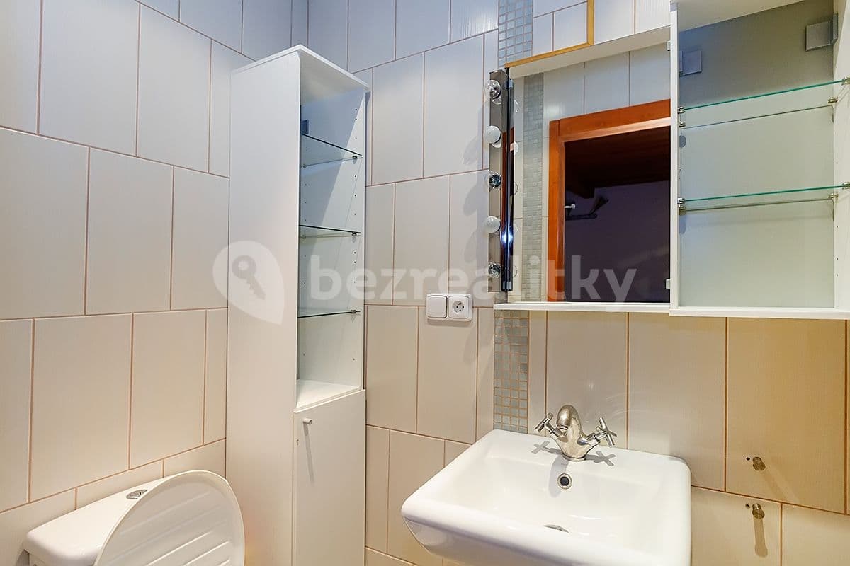 Pronájem bytu Garsoniéra 24 m², Pernerova, Praha, Praha Pronájem bytu Garsoniéra 24 m², Pernerova, Praha, Praha
