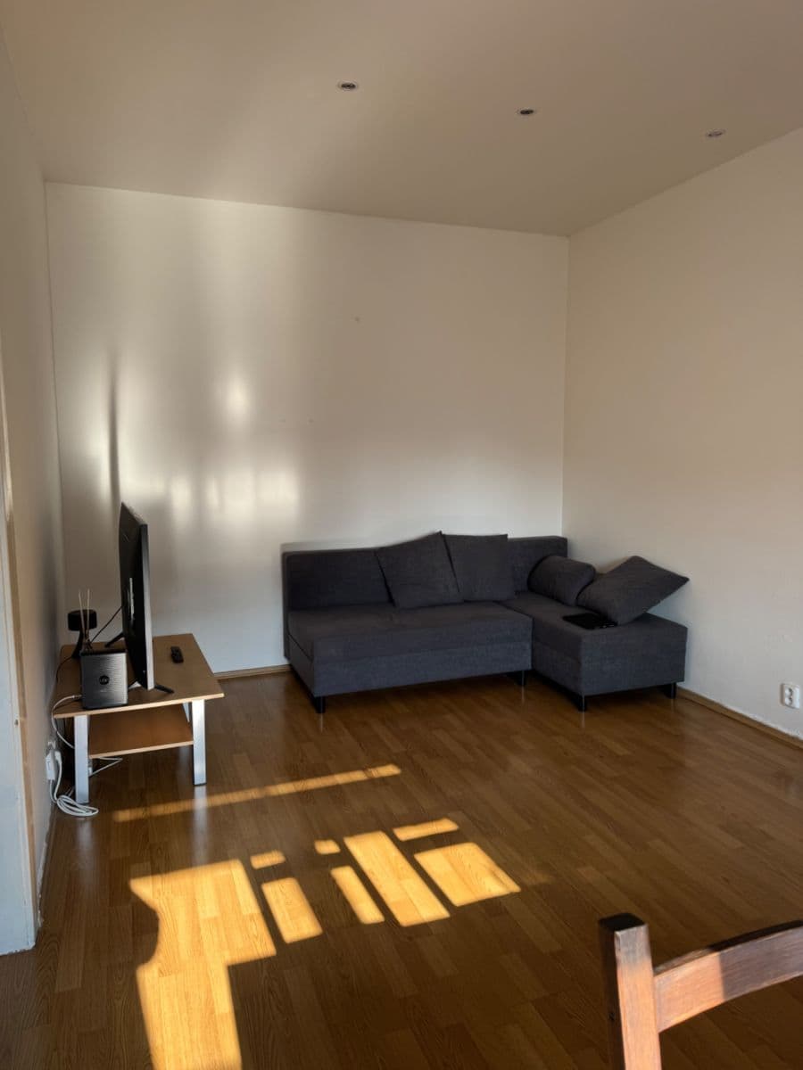 Pronájem bytu 2+1 52 m², Dělnická, Praha, Praha Pronájem bytu 2+1 52 m², Dělnická, Praha, Praha
