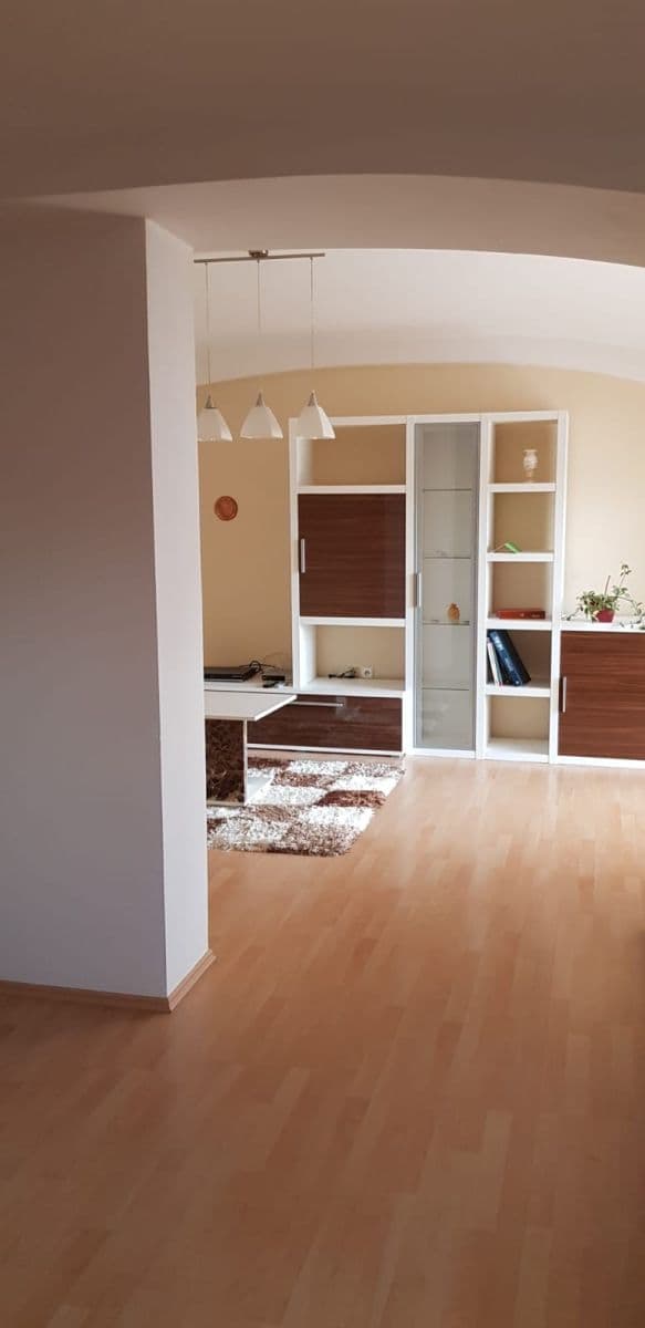 Pronájem bytu 3+1 120 m², Pražská třída, Hradec Králové, Královéhradecký kraj Pronájem bytu 3+1 120 m², Pražská třída, Hradec Králové, Královéhradecký kraj