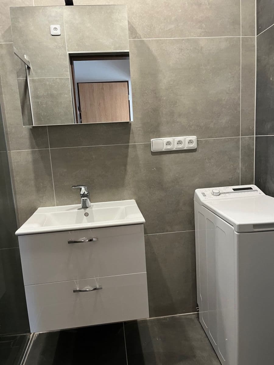 Pronájem bytu 1+kk 20 m², Brno, Jihomoravský kraj Pronájem bytu 1+kk 20 m², Brno, Jihomoravský kraj