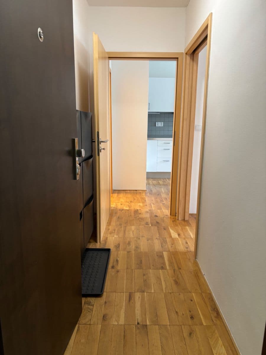 Pronájem bytu 2+kk 32 m², Nechvílova, Praha, Praha Pronájem bytu 2+kk 32 m², Nechvílova, Praha, Praha