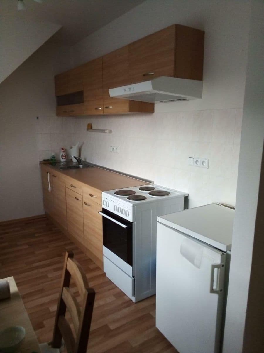 Pronájem bytu 1+kk 35 m², Hobzíkova, Opava, Moravskoslezský kraj Pronájem bytu 1+kk 35 m², Hobzíkova, Opava, Moravskoslezský kraj