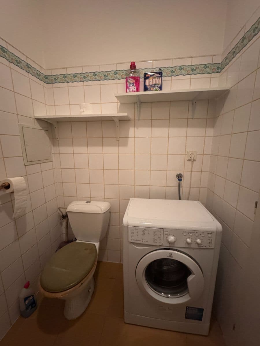 Pronájem bytu Garsoniéra 38 m², K Sídlišti, Tmaň, Středočeský kraj Pronájem bytu Garsoniéra 38 m², K Sídlišti, Tmaň, Středočeský kraj