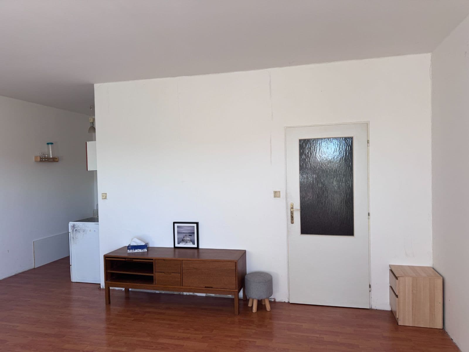 Pronájem bytu Garsoniéra 38 m², K Sídlišti, Tmaň, Středočeský kraj Pronájem bytu Garsoniéra 38 m², K Sídlišti, Tmaň, Středočeský kraj