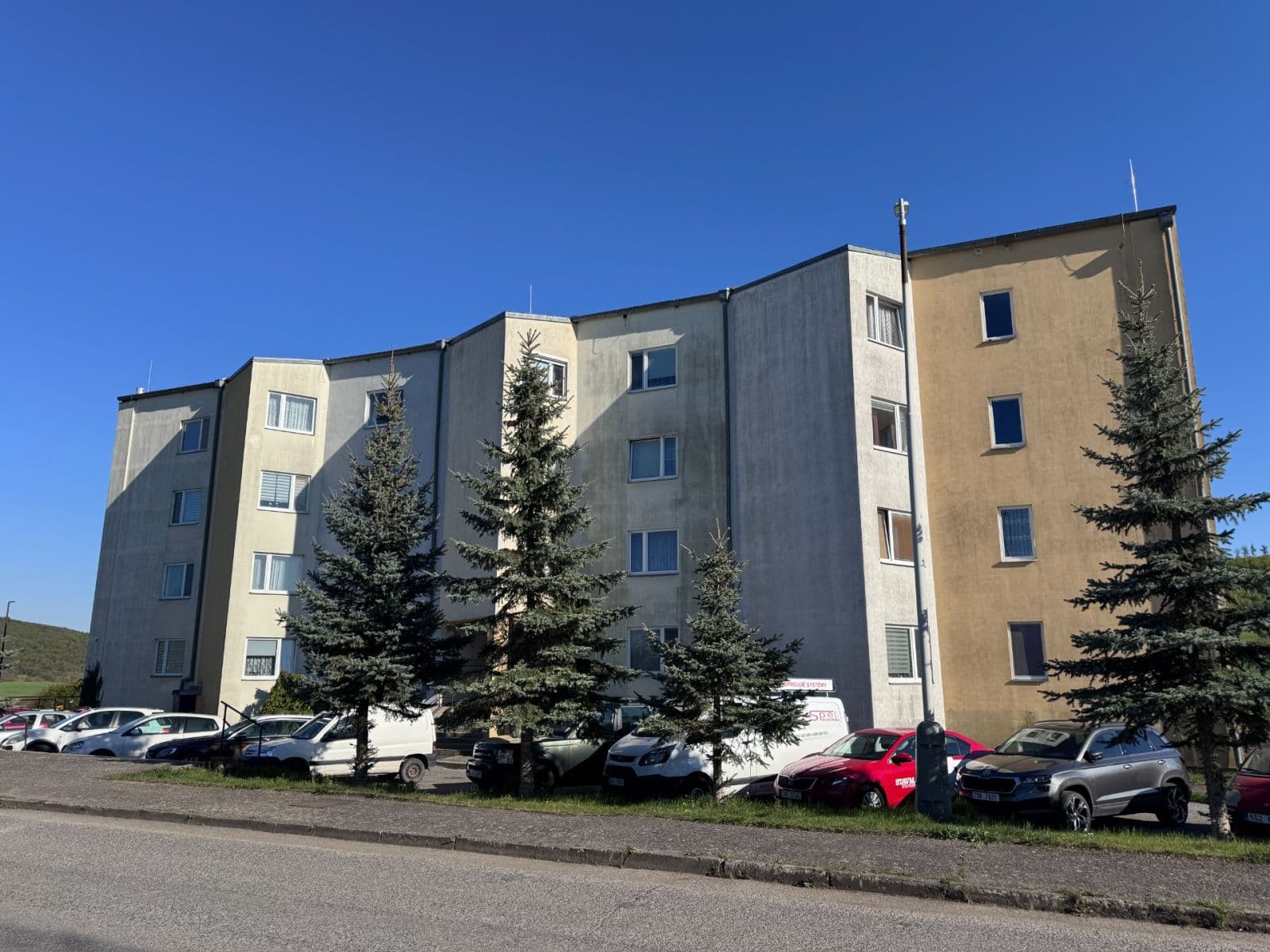 Pronájem bytu Garsoniéra 38 m², K Sídlišti, Tmaň, Středočeský kraj Pronájem bytu Garsoniéra 38 m², K Sídlišti, Tmaň, Středočeský kraj
