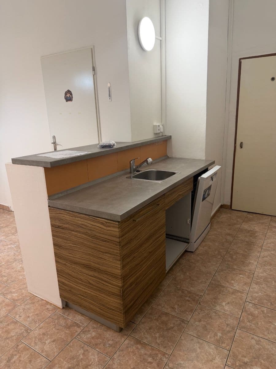 Pronájem bytu 2+1 70 m², Kandertova, Praha, Praha Pronájem bytu 2+1 70 m², Kandertova, Praha, Praha