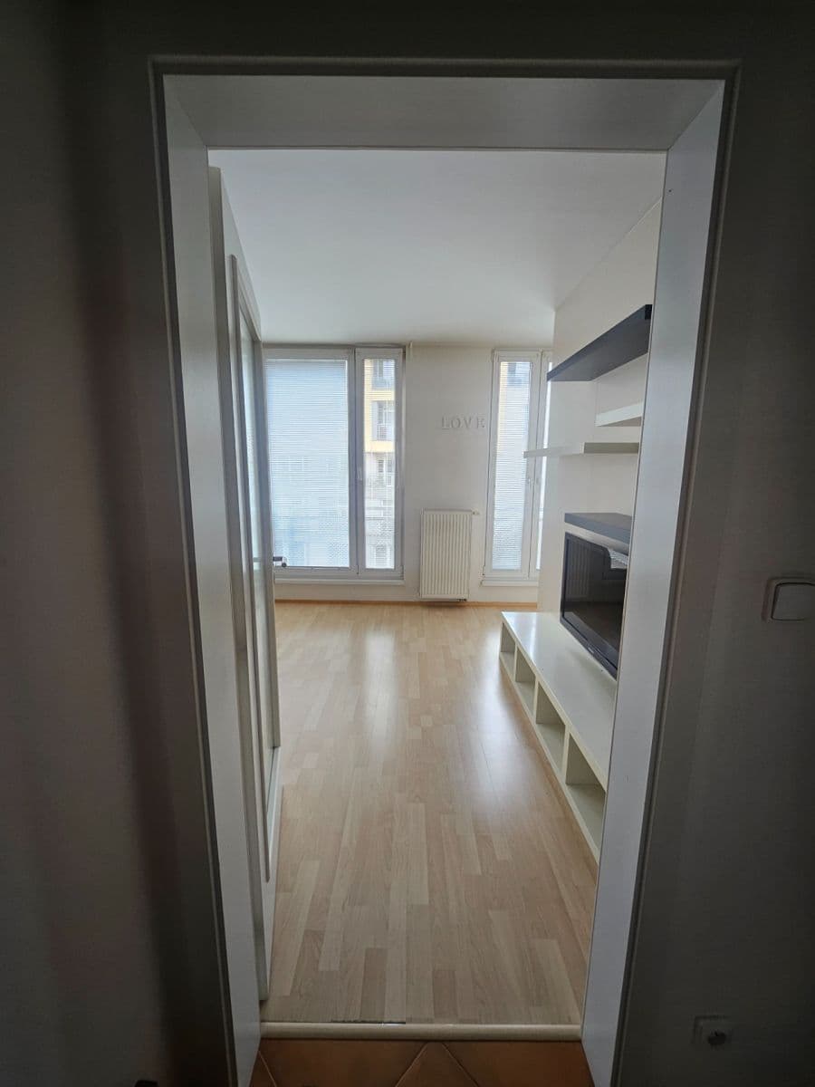 Pronájem bytu 2+kk 42 m², Raichlova, Praha, Praha Pronájem bytu 2+kk 42 m², Raichlova, Praha, Praha