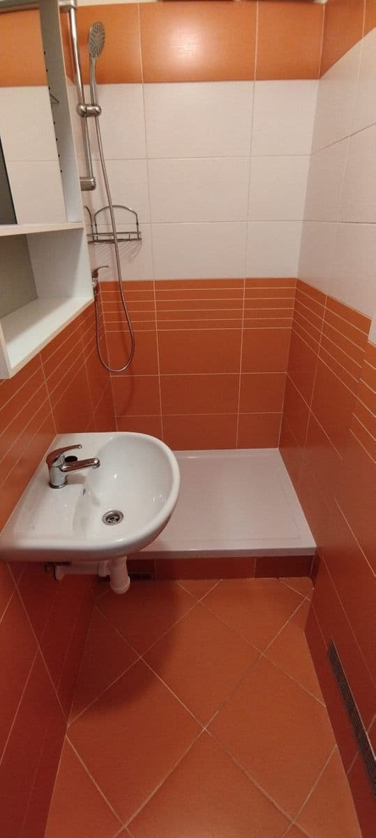 Pronájem bytu 1+kk 25 m², Jabloňová, Praha, Praha Pronájem bytu 1+kk 25 m², Jabloňová, Praha, Praha