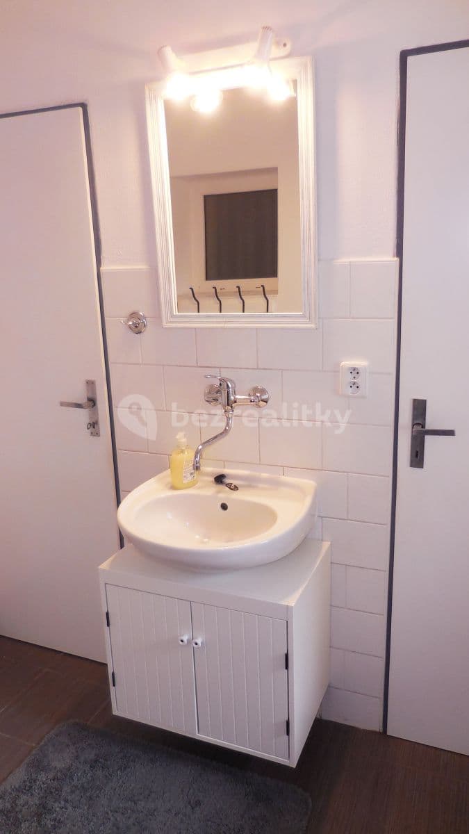 Pronájem bytu 16 m², Českobrodská, Praha, Praha Pronájem bytu 16 m², Českobrodská, Praha, Praha