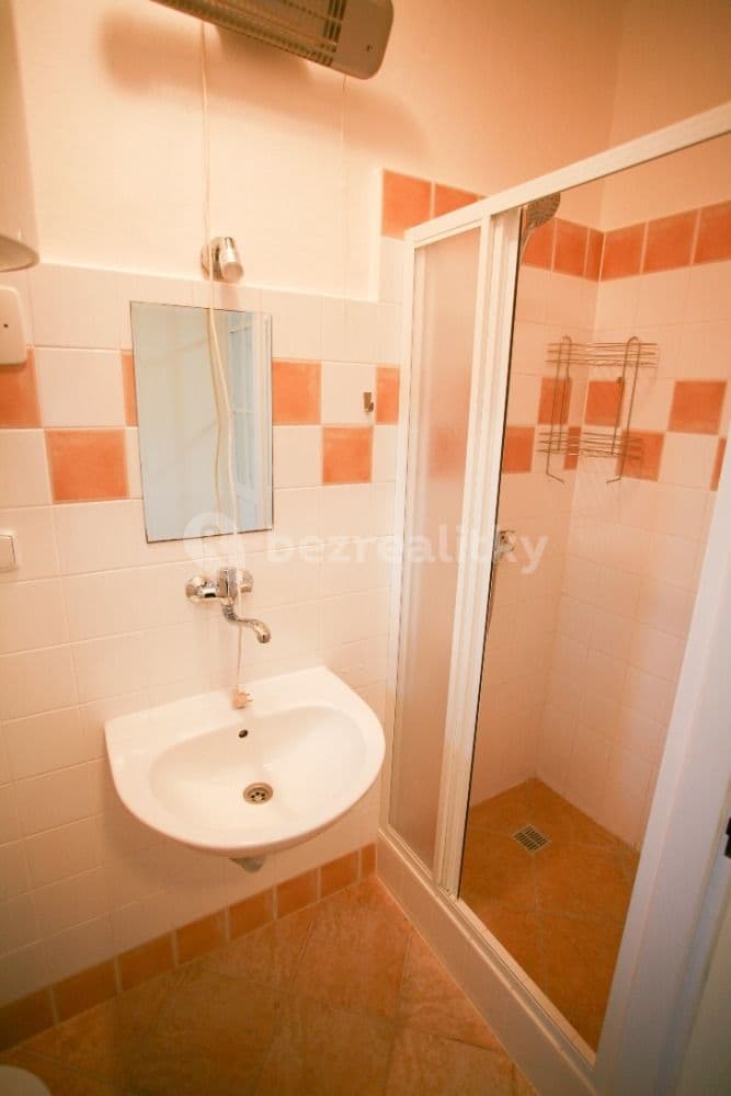 Pronájem bytu 1+1 36 m², Renneská třída, Brno, Jihomoravský kraj Pronájem bytu 1+1 36 m², Renneská třída, Brno, Jihomoravský kraj