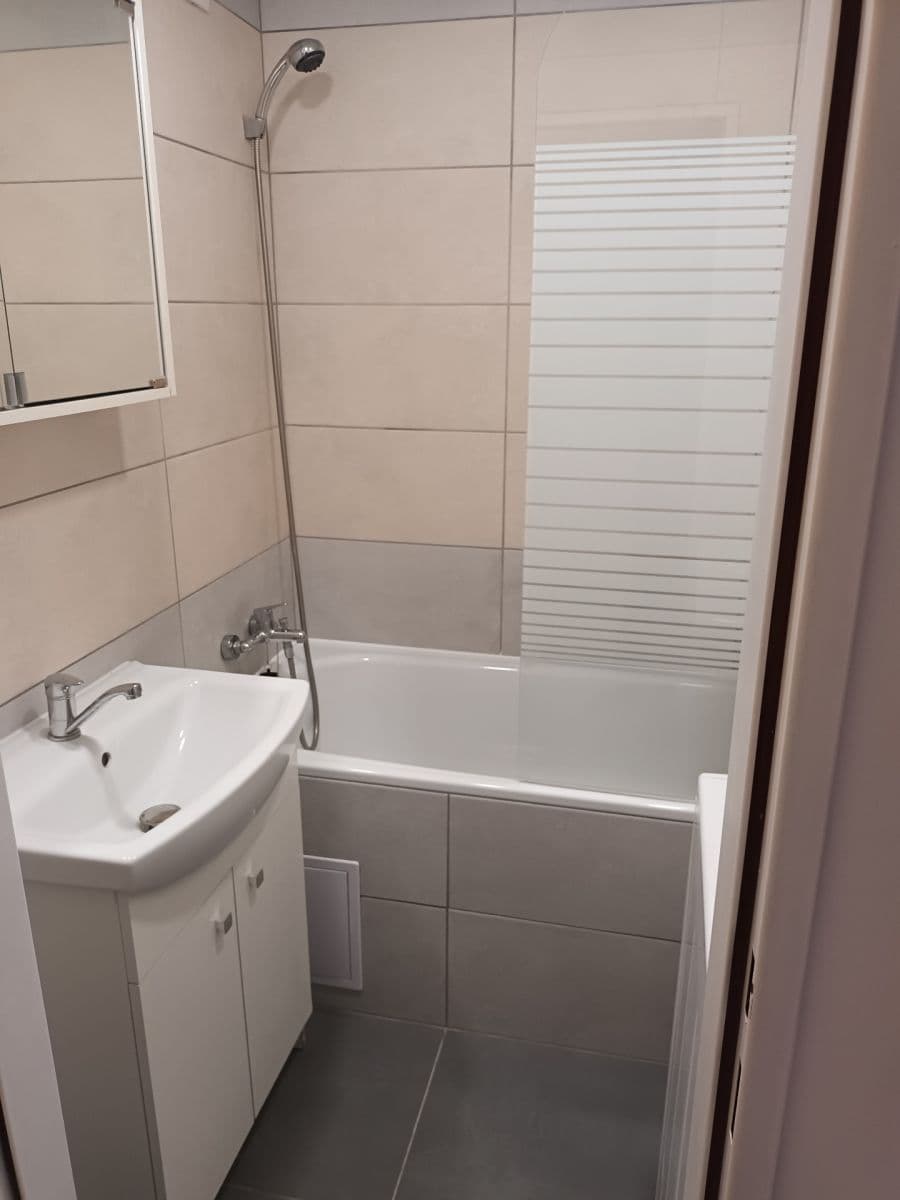 Pronájem bytu 2+1 51 m², Hostýnská, Praha, Praha Pronájem bytu 2+1 51 m², Hostýnská, Praha, Praha