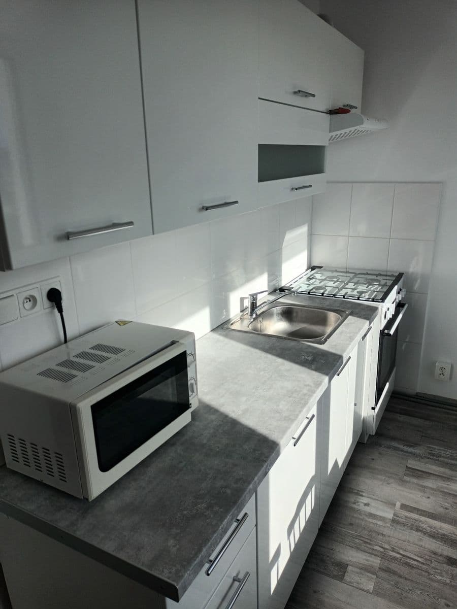 Pronájem bytu 2+1 51 m², Hostýnská, Praha, Praha Pronájem bytu 2+1 51 m², Hostýnská, Praha, Praha