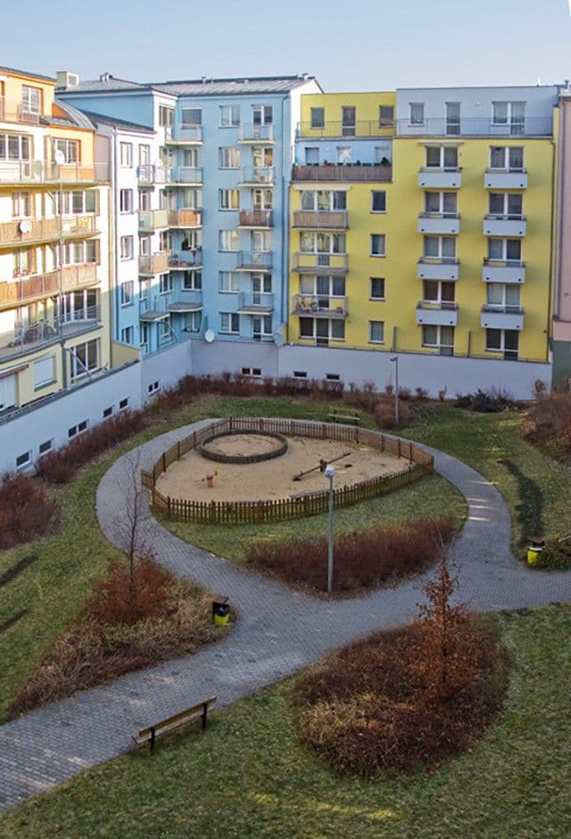 Pronájem bytu 1+kk 38 m², Za valem, Praha, Praha Pronájem bytu 1+kk 38 m², Za valem, Praha, Praha