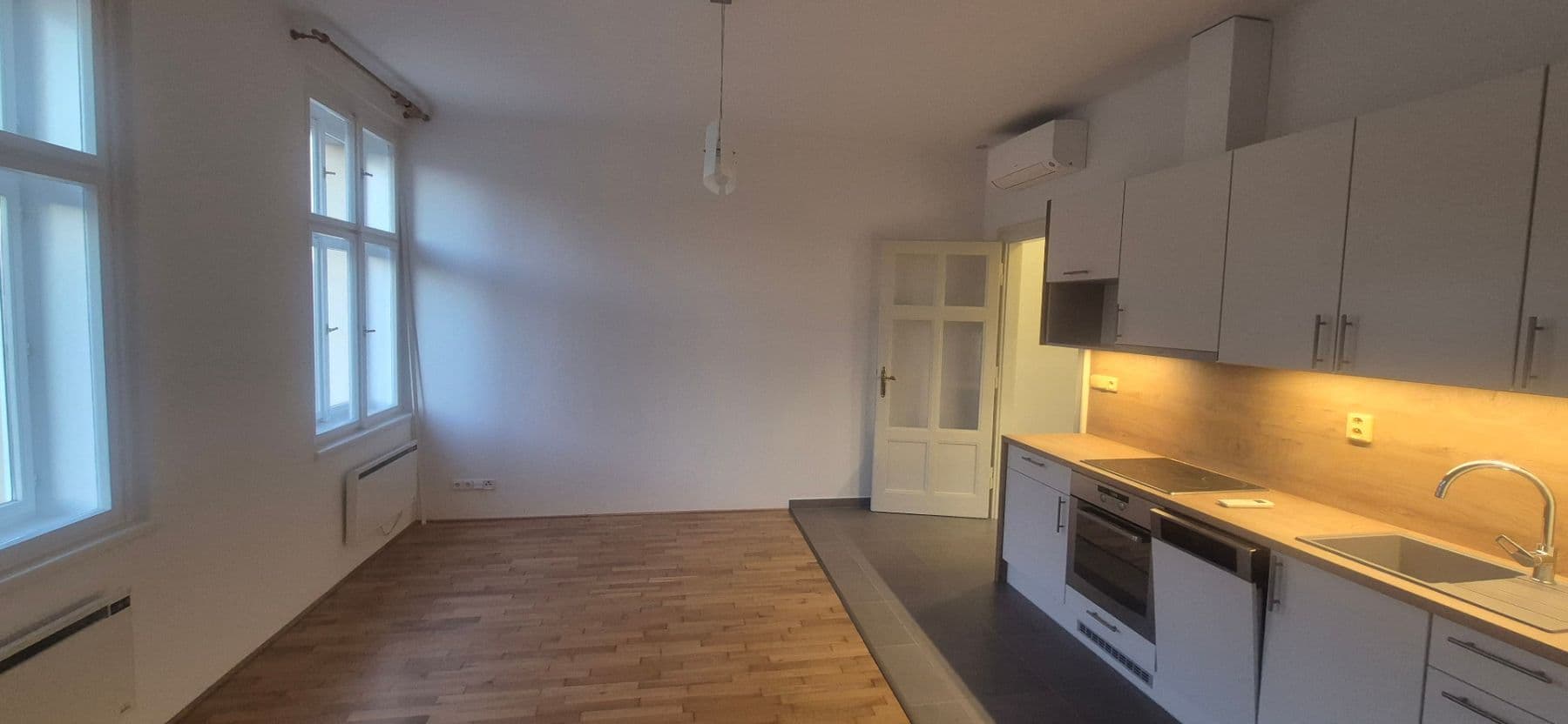 Pronájem bytu 2+kk 45 m², Rumunská, Praha, Praha Pronájem bytu 2+kk 45 m², Rumunská, Praha, Praha