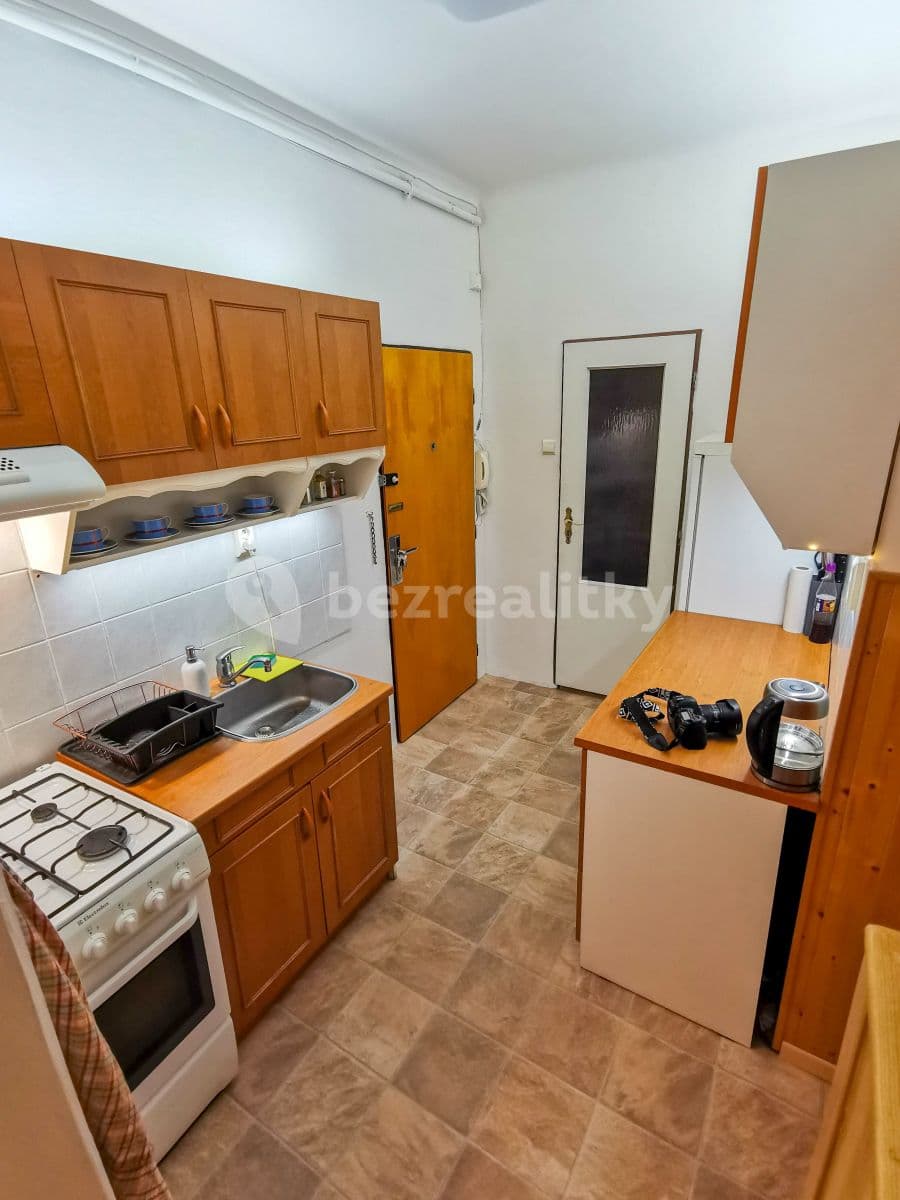 Pronájem bytu 2+1 55 m², Šaldova, Praha, Praha Pronájem bytu 2+1 55 m², Šaldova, Praha, Praha