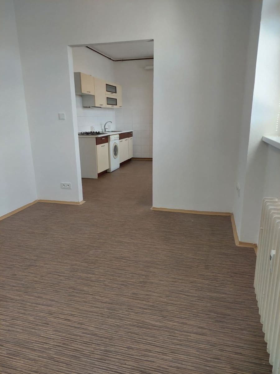 Pronájem bytu 2+kk 41 m², Gočárova třída, Hradec Králové, Královéhradecký kraj Pronájem bytu 2+kk 41 m², Gočárova třída, Hradec Králové, Královéhradecký kraj