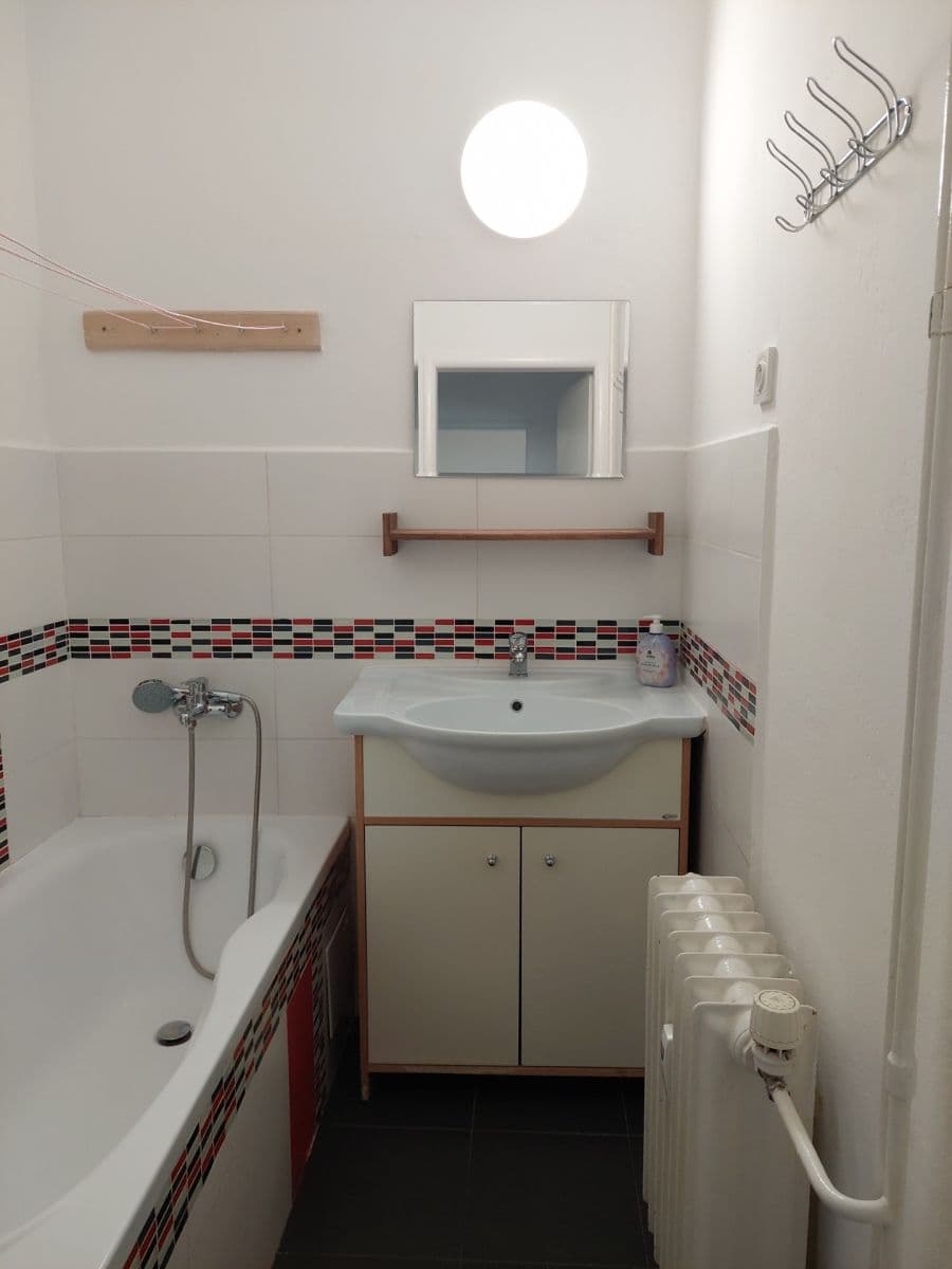 Pronájem bytu 2+kk 41 m², Gočárova třída, Hradec Králové, Královéhradecký kraj Pronájem bytu 2+kk 41 m², Gočárova třída, Hradec Králové, Královéhradecký kraj