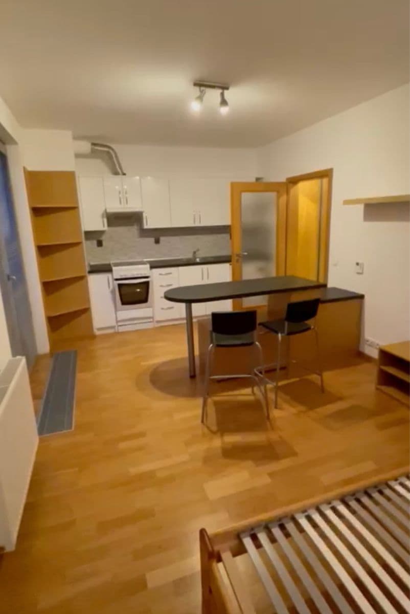 Pronájem bytu 1+kk 31 m², Drahobejlova, Praha, Praha Pronájem bytu 1+kk 31 m², Drahobejlova, Praha, Praha
