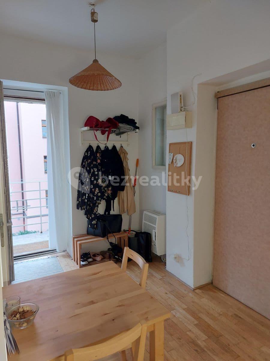 Pronájem bytu 1+1 34 m², Roháčova, Praha, Praha Pronájem bytu 1+1 34 m², Roháčova, Praha, Praha