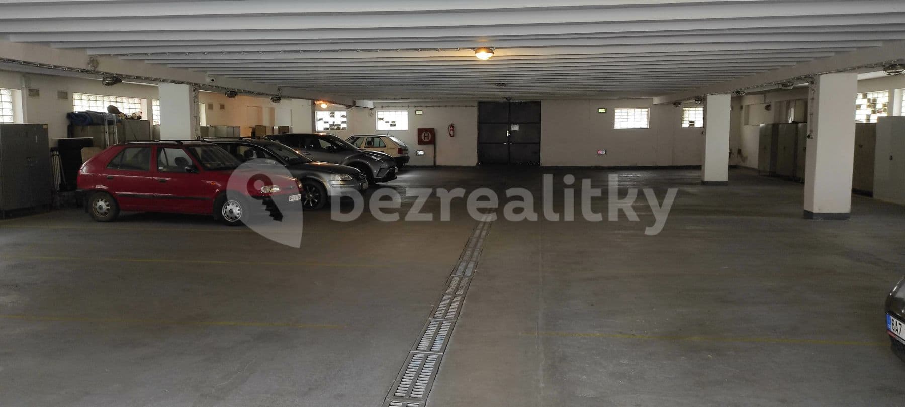 Pronájem garáže 14 m², Adamovská, Praha, Praha Pronájem garáže 14 m², Adamovská, Praha, Praha