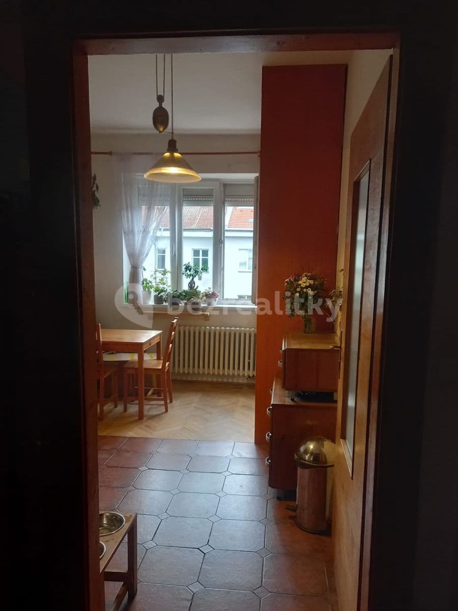 Pronájem bytu 1+1 53 m², V Zálomu, Praha, Praha Pronájem bytu 1+1 53 m², V Zálomu, Praha, Praha