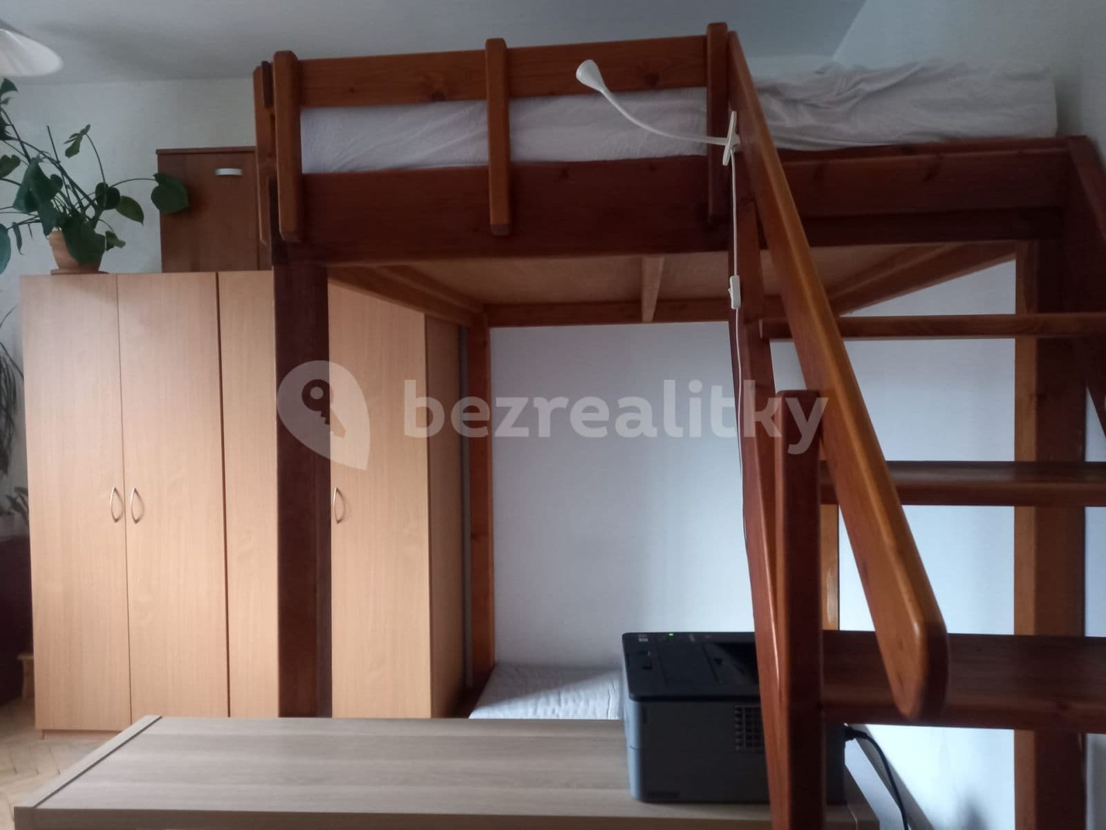Pronájem bytu 1+1 53 m², V Zálomu, Praha, Praha Pronájem bytu 1+1 53 m², V Zálomu, Praha, Praha