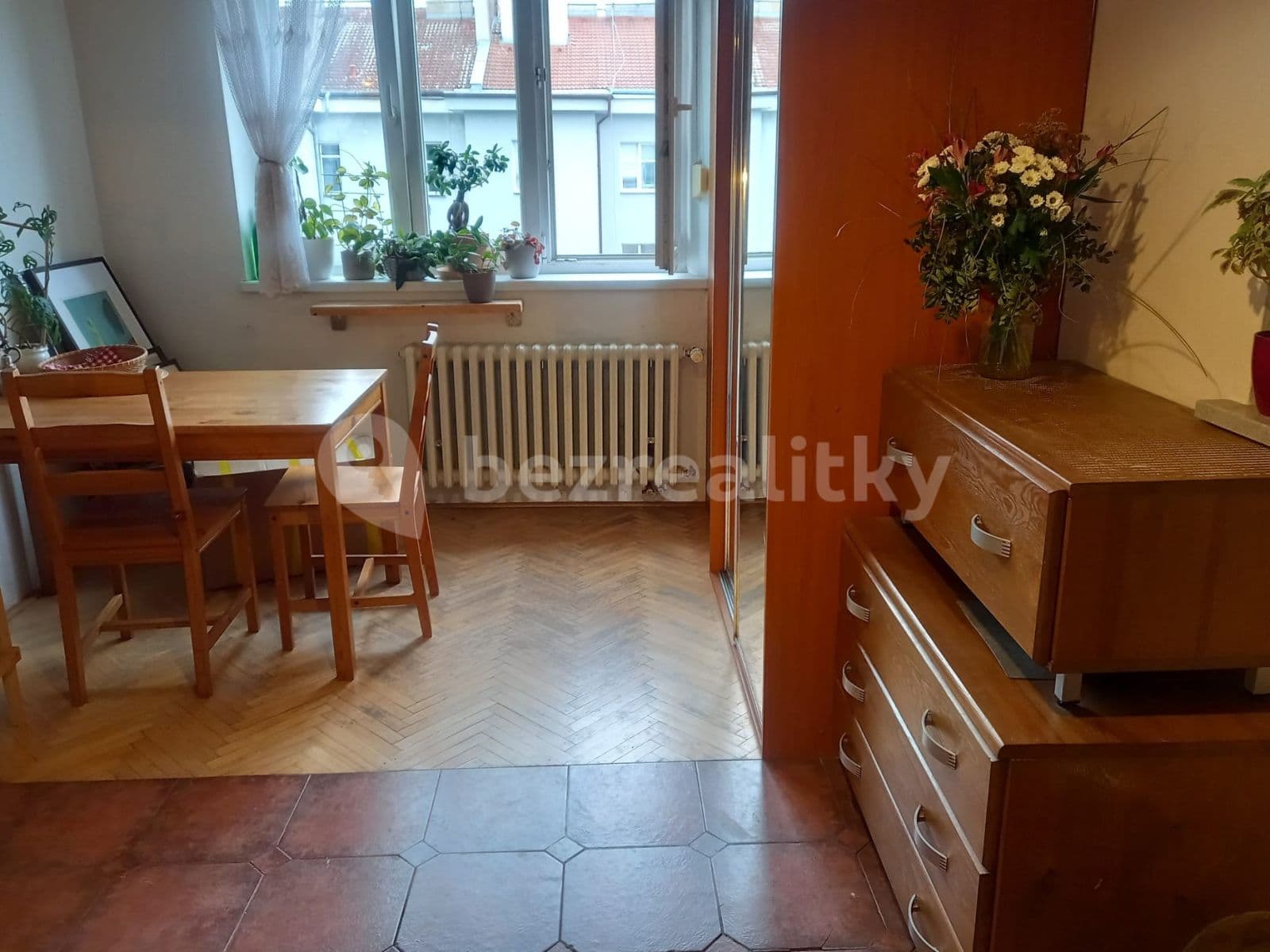 Pronájem bytu 1+1 53 m², V Zálomu, Praha, Praha Pronájem bytu 1+1 53 m², V Zálomu, Praha, Praha