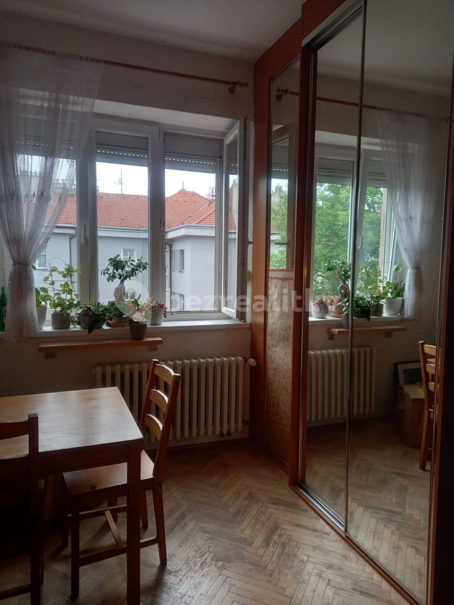 Pronájem bytu 1+1 53 m², V Zálomu, Praha, Praha Pronájem bytu 1+1 53 m², V Zálomu, Praha, Praha