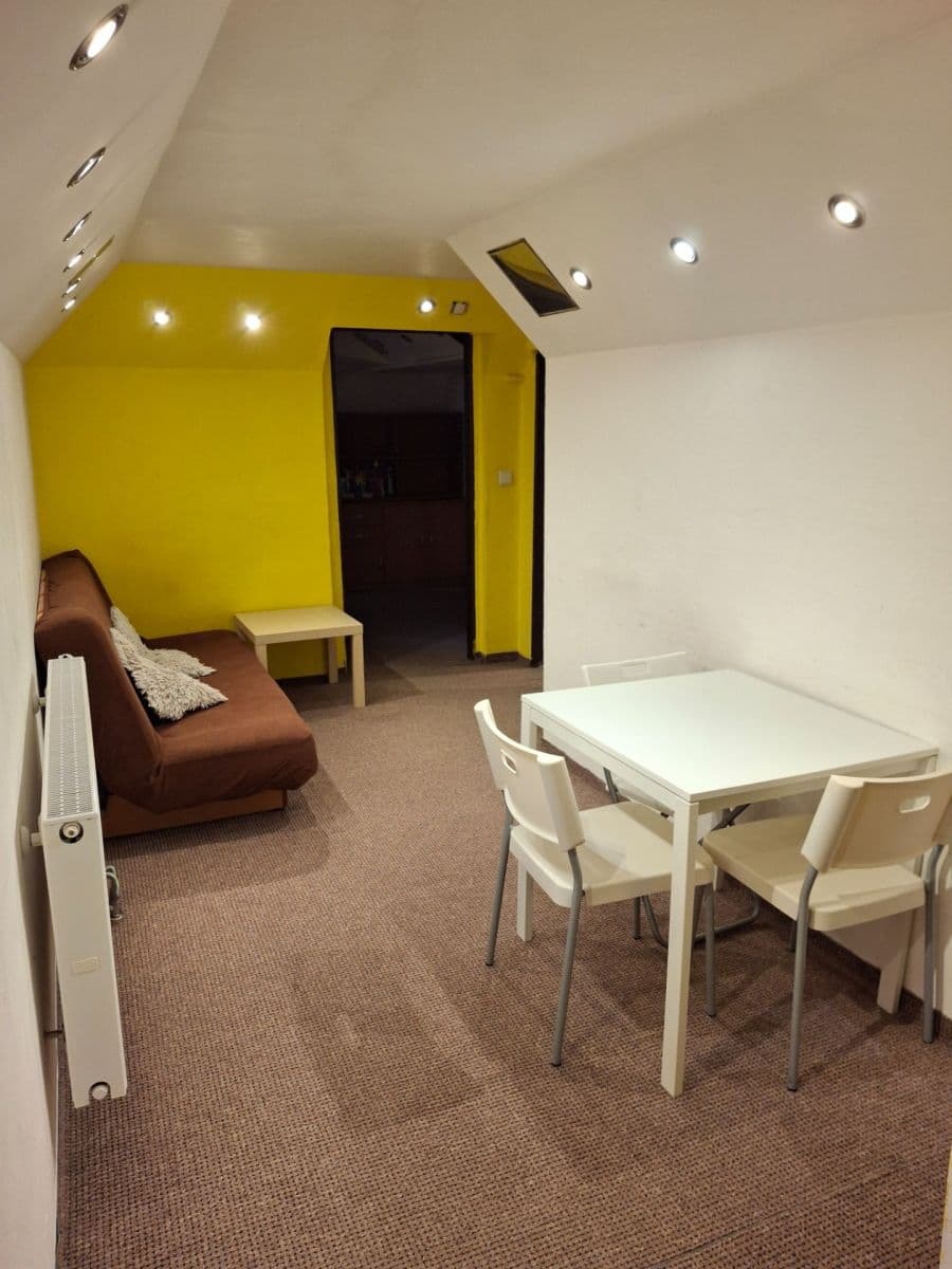 Pronájem bytu 3+1 75 m², Lipí, Praha, Praha Pronájem bytu 3+1 75 m², Lipí, Praha, Praha