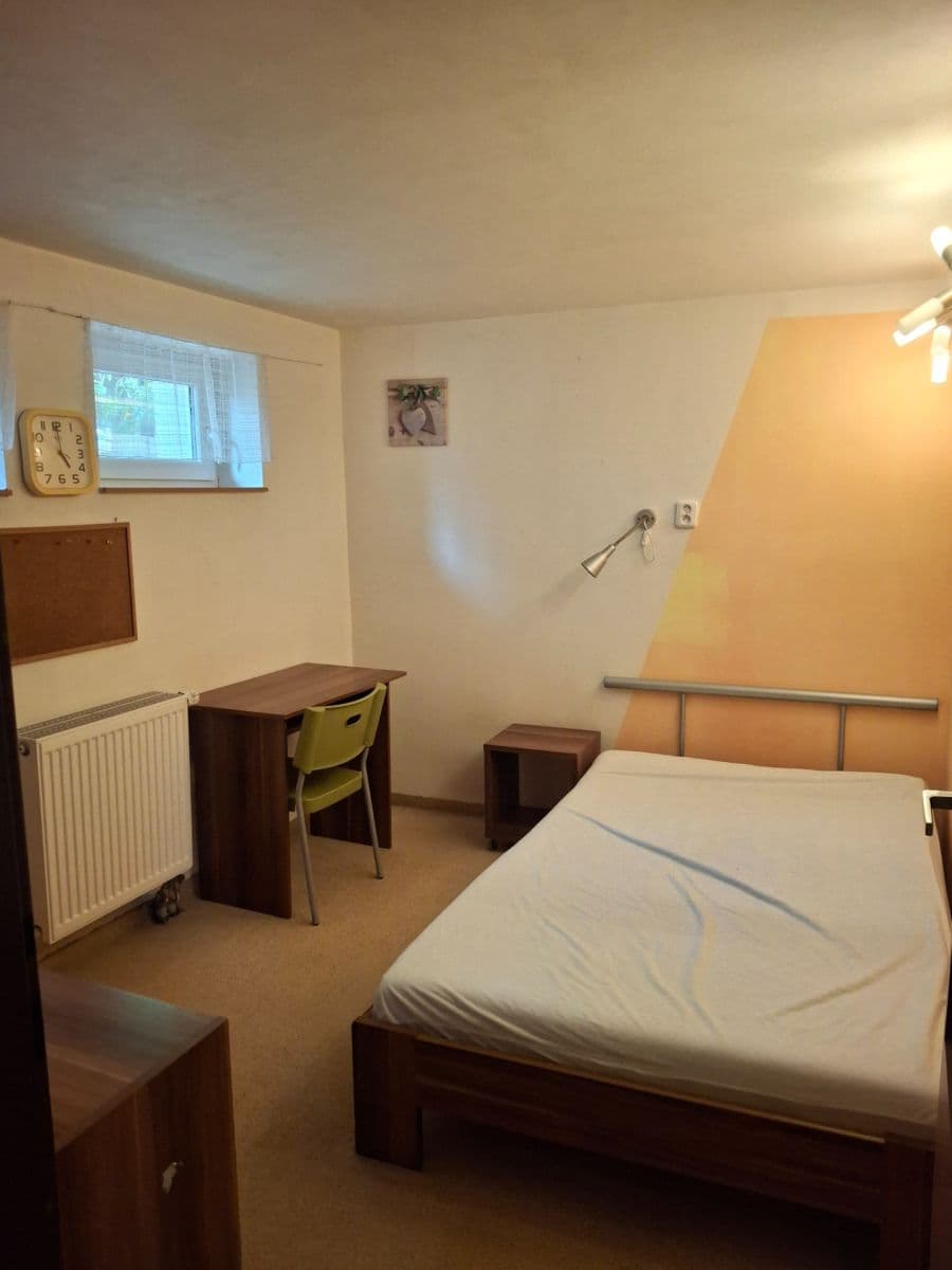 Pronájem bytu 3+1 75 m², Lipí, Praha, Praha Pronájem bytu 3+1 75 m², Lipí, Praha, Praha