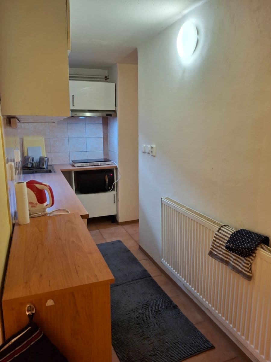 Pronájem bytu 3+1 75 m², Lipí, Praha, Praha Pronájem bytu 3+1 75 m², Lipí, Praha, Praha