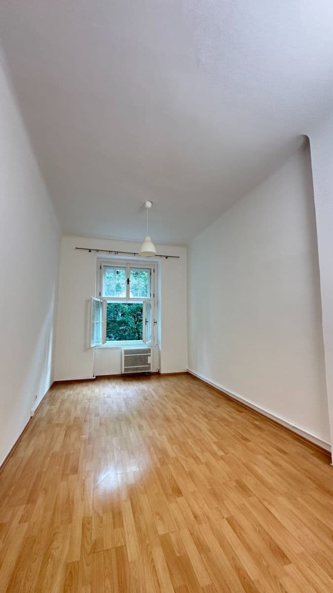 Pronájem bytu 2+kk 55 m², Velehradská, Praha, Praha Pronájem bytu 2+kk 55 m², Velehradská, Praha, Praha