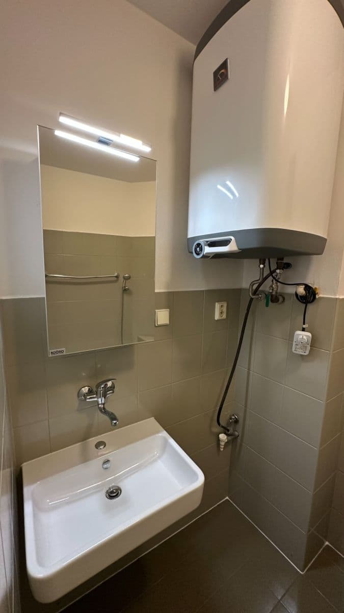 Pronájem bytu 2+kk 55 m², Velehradská, Praha, Praha Pronájem bytu 2+kk 55 m², Velehradská, Praha, Praha