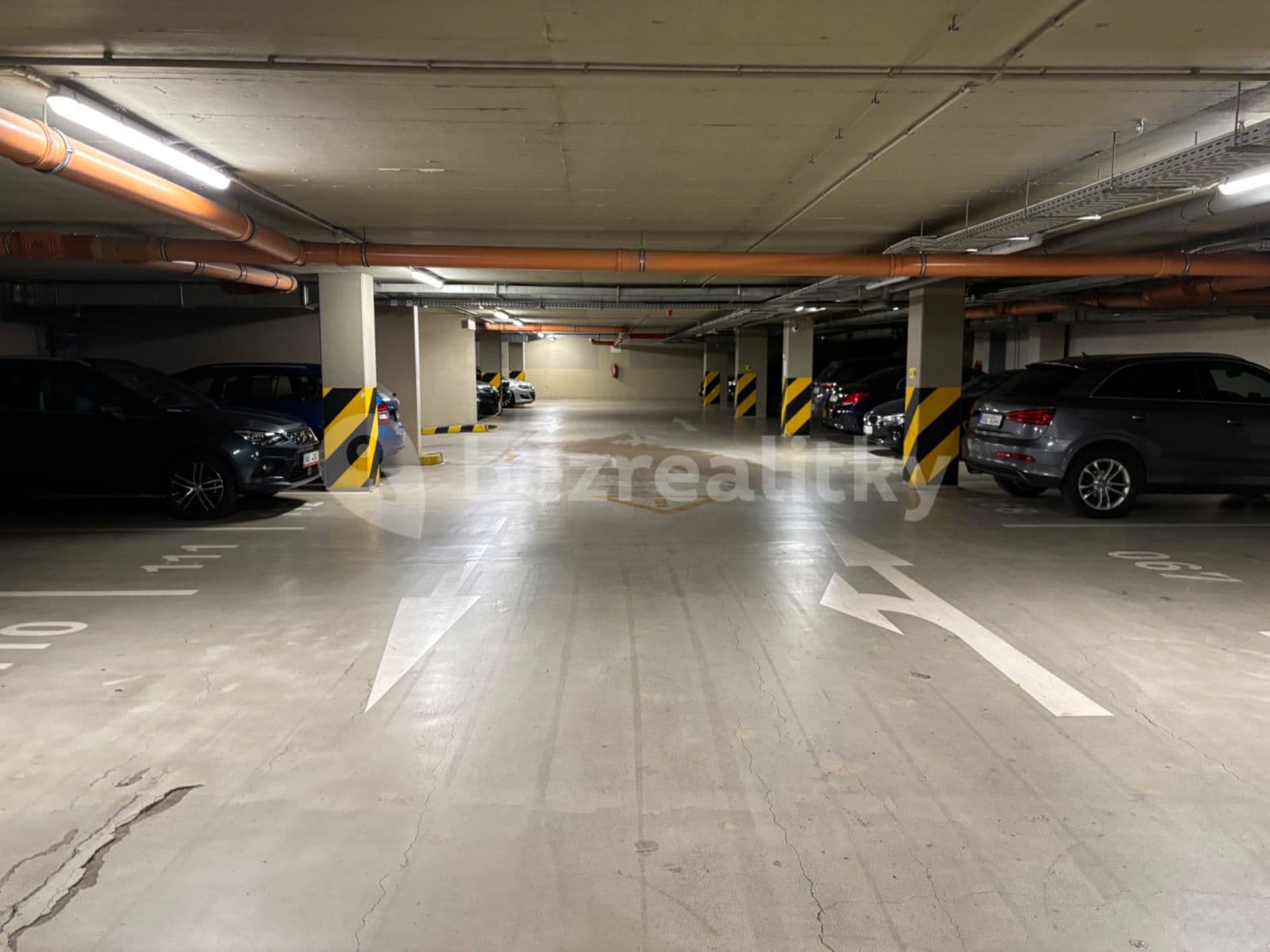 Pronájem garáže 13 m², Korunní, Praha, Praha Pronájem garáže 13 m², Korunní, Praha, Praha