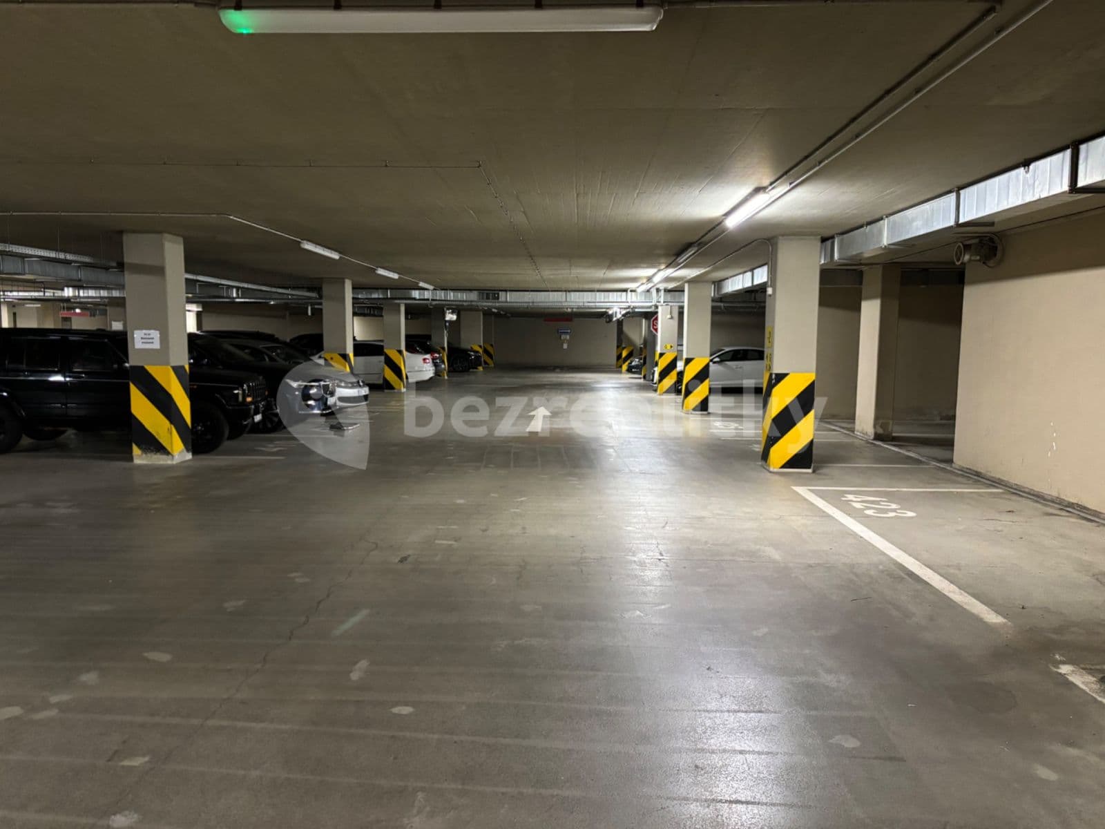 Pronájem garáže 13 m², Korunní, Praha, Praha Pronájem garáže 13 m², Korunní, Praha, Praha