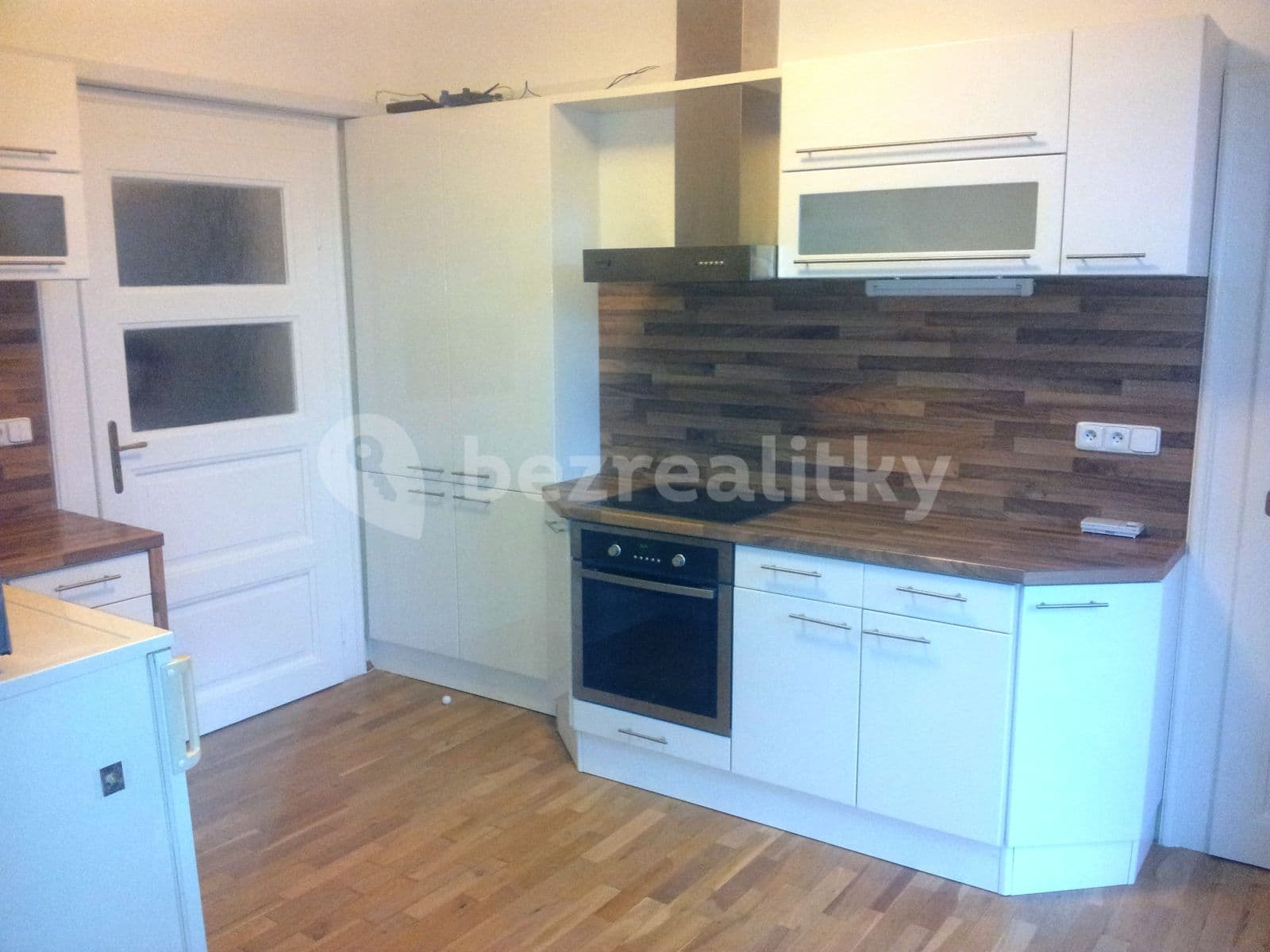 Pronájem bytu 3+1 80 m², Kutnauerovo náměstí, Praha, Praha Pronájem bytu 3+1 80 m², Kutnauerovo náměstí, Praha, Praha