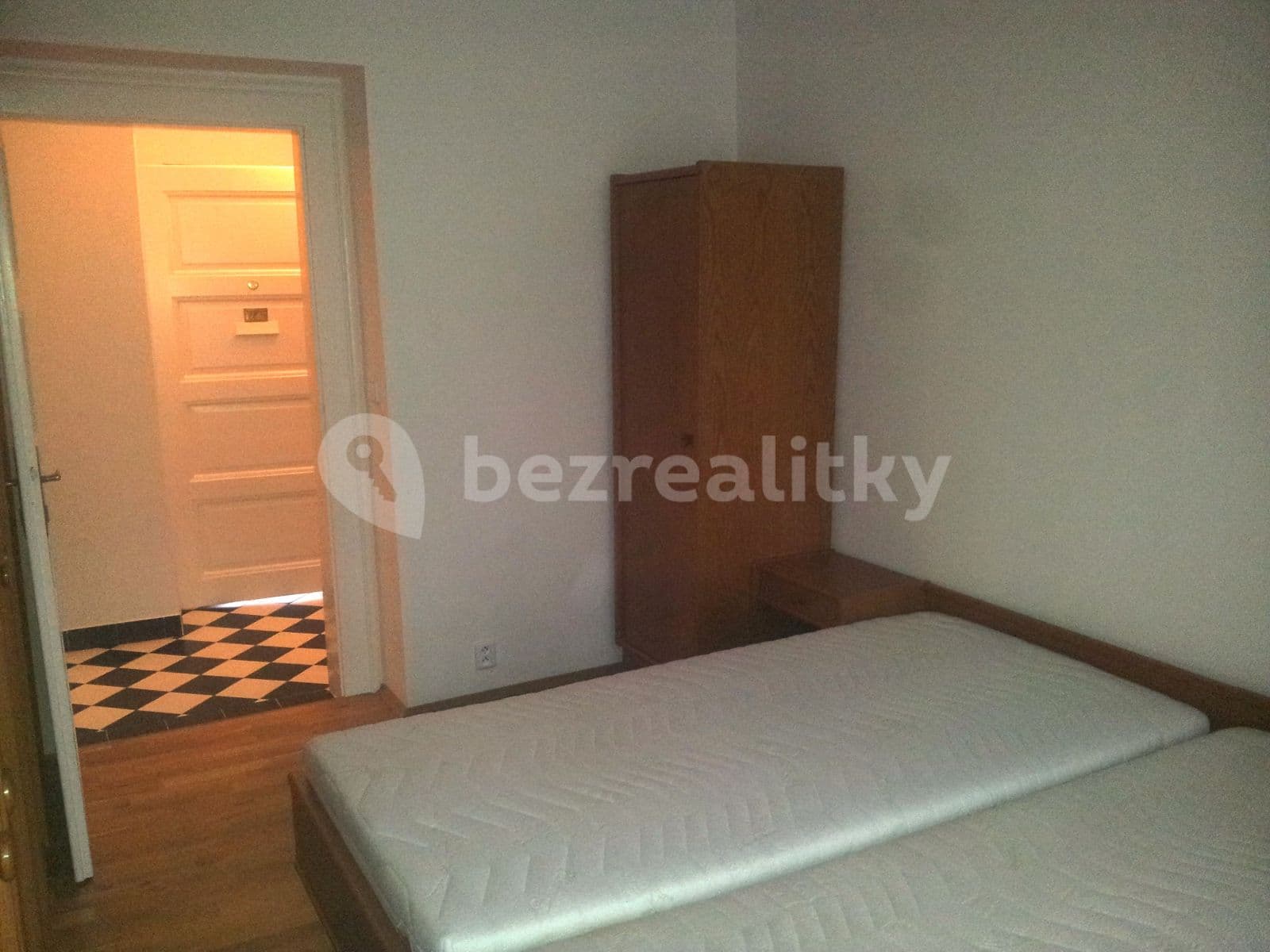 Pronájem bytu 3+1 80 m², Kutnauerovo náměstí, Praha, Praha Pronájem bytu 3+1 80 m², Kutnauerovo náměstí, Praha, Praha