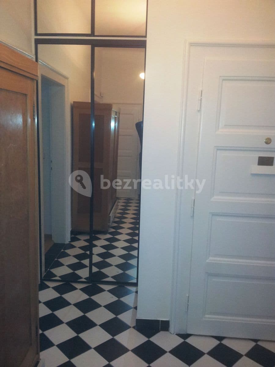 Pronájem bytu 3+1 80 m², Kutnauerovo náměstí, Praha, Praha Pronájem bytu 3+1 80 m², Kutnauerovo náměstí, Praha, Praha