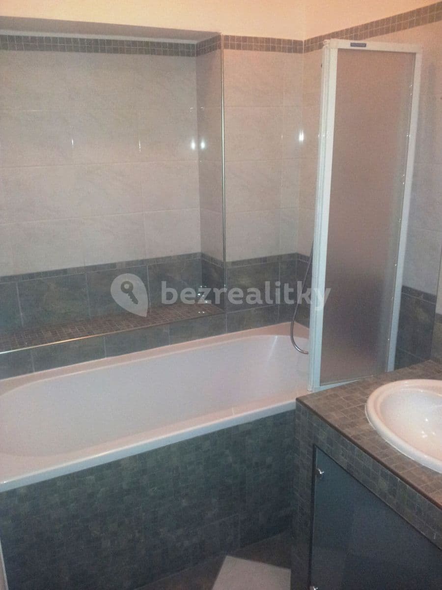 Pronájem bytu 3+1 80 m², Kutnauerovo náměstí, Praha, Praha Pronájem bytu 3+1 80 m², Kutnauerovo náměstí, Praha, Praha