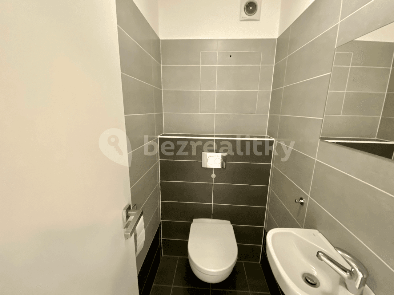 Pronájem bytu 2+kk 65 m², Lanžhotská, Praha, Praha Pronájem bytu 2+kk 65 m², Lanžhotská, Praha, Praha