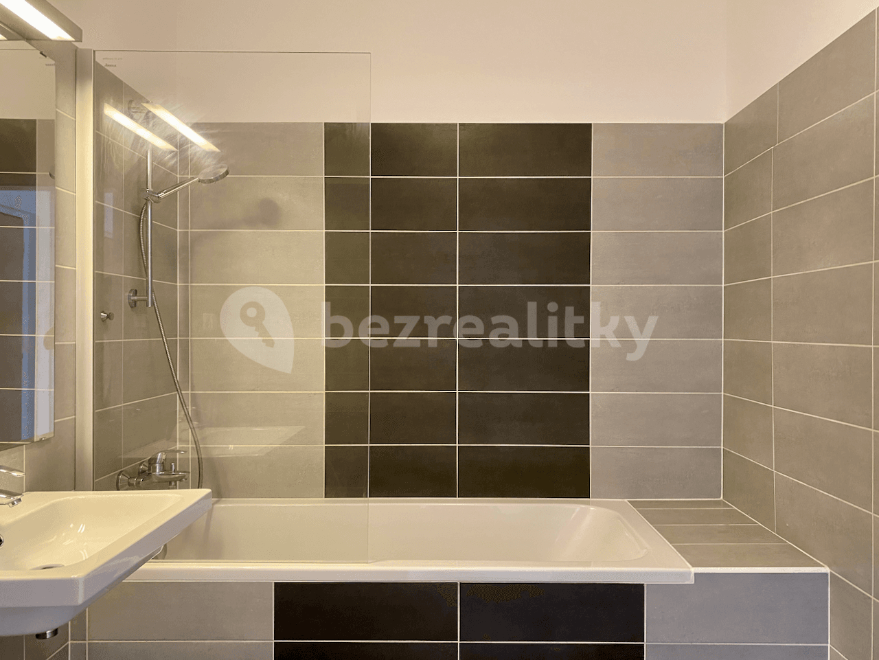 Pronájem bytu 2+kk 65 m², Lanžhotská, Praha, Praha Pronájem bytu 2+kk 65 m², Lanžhotská, Praha, Praha