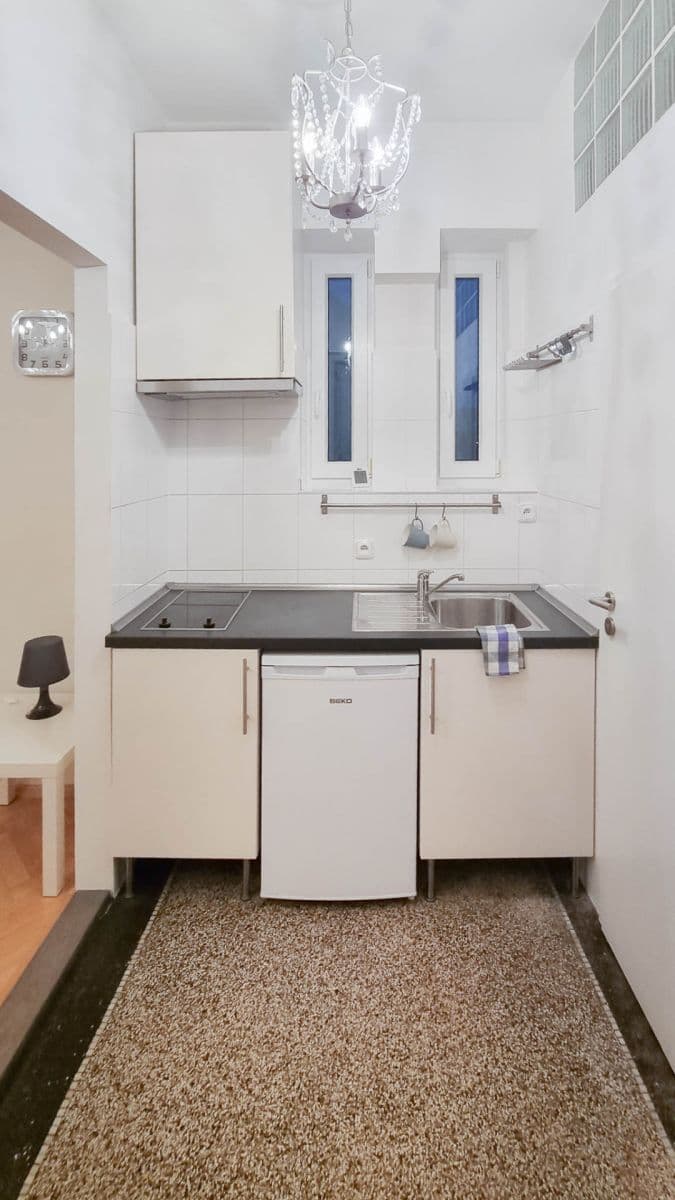 Pronájem bytu 1+kk 30 m², Tusarova, Praha, Praha Pronájem bytu 1+kk 30 m², Tusarova, Praha, Praha