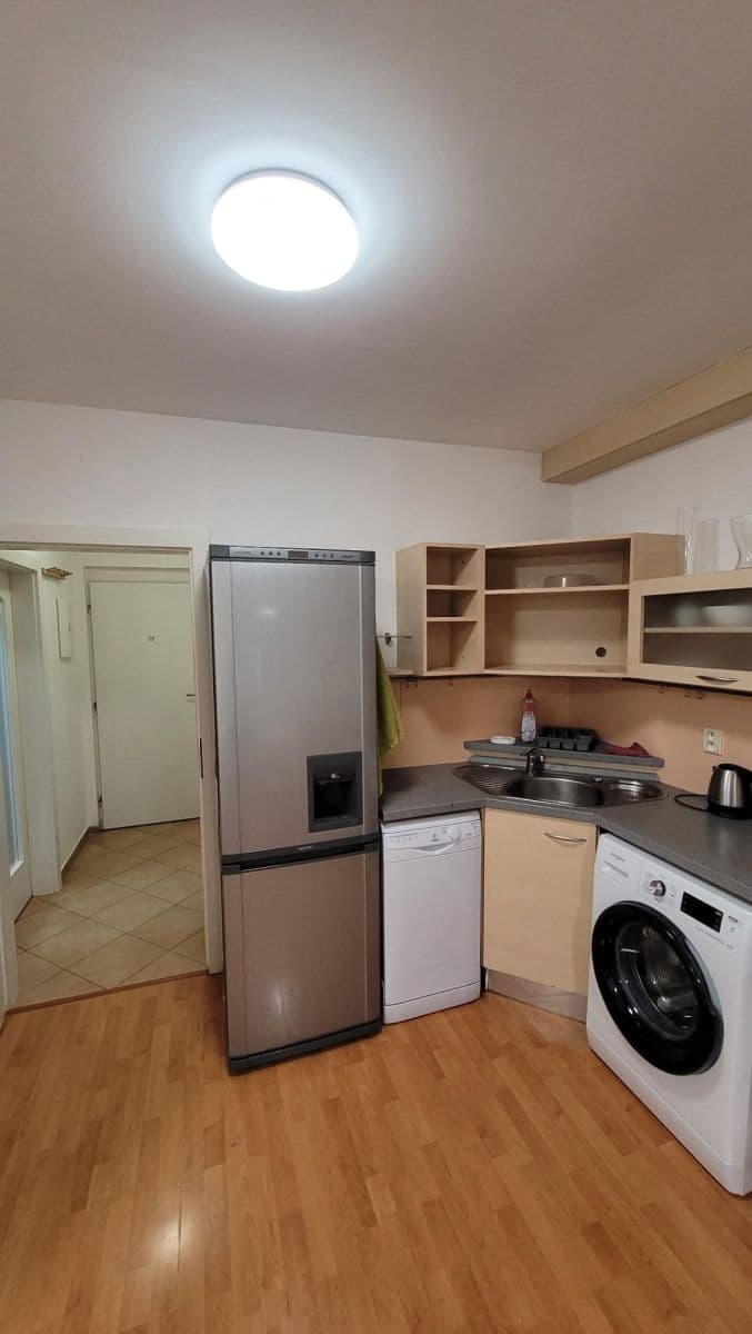 Pronájem bytu 2+kk 39 m², Švehlova, Šlapanice, Jihomoravský kraj Pronájem bytu 2+kk 39 m², Švehlova, Šlapanice, Jihomoravský kraj